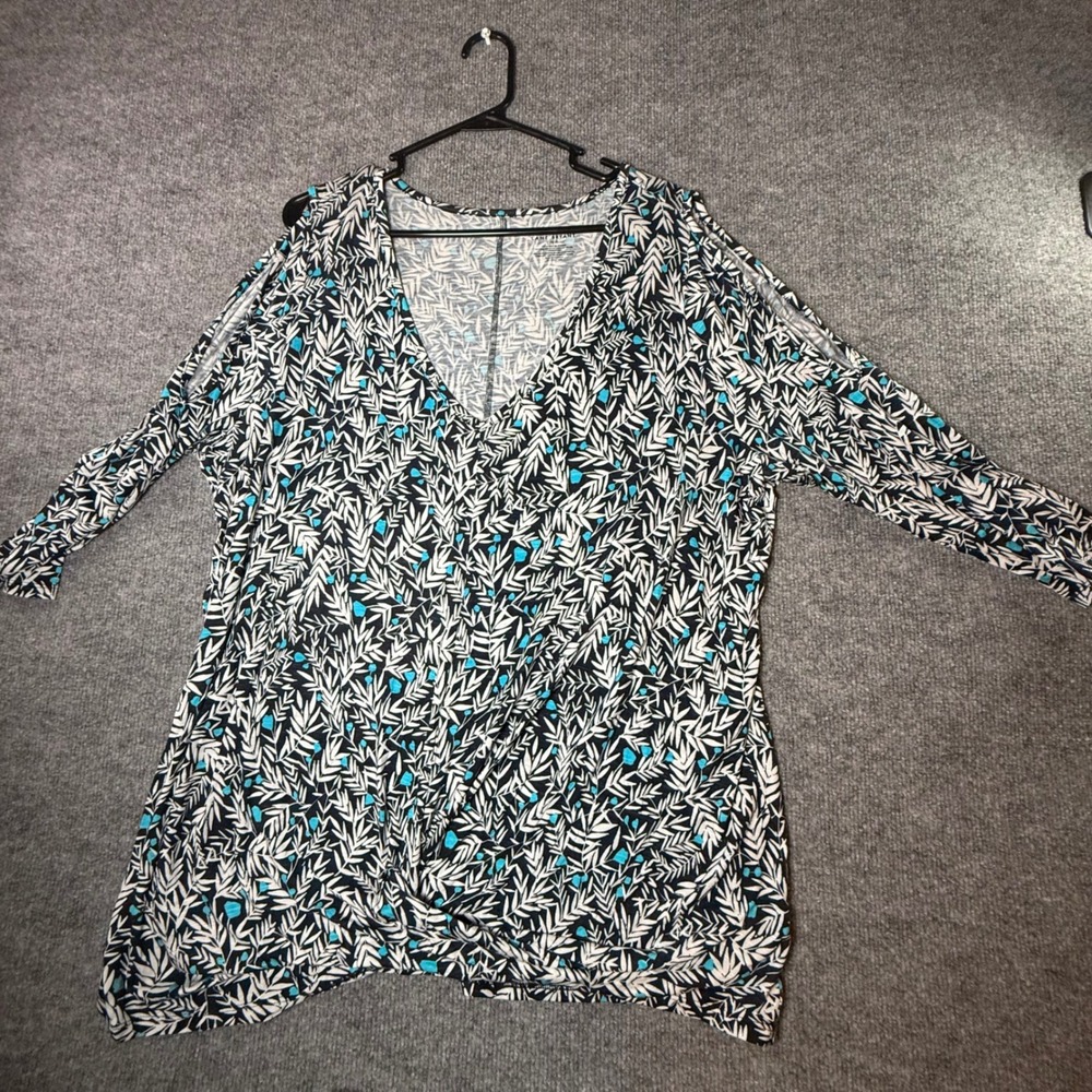 Lane Bryant Women 18/20 Cold Shoulder Top Navy Blue White Leaf Print Twist Front